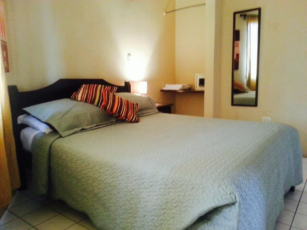 Hotel Mango Mar Jacó Habitación foto